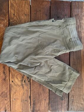 Wrangler Men's Tan Chino Pants - Straight Leg